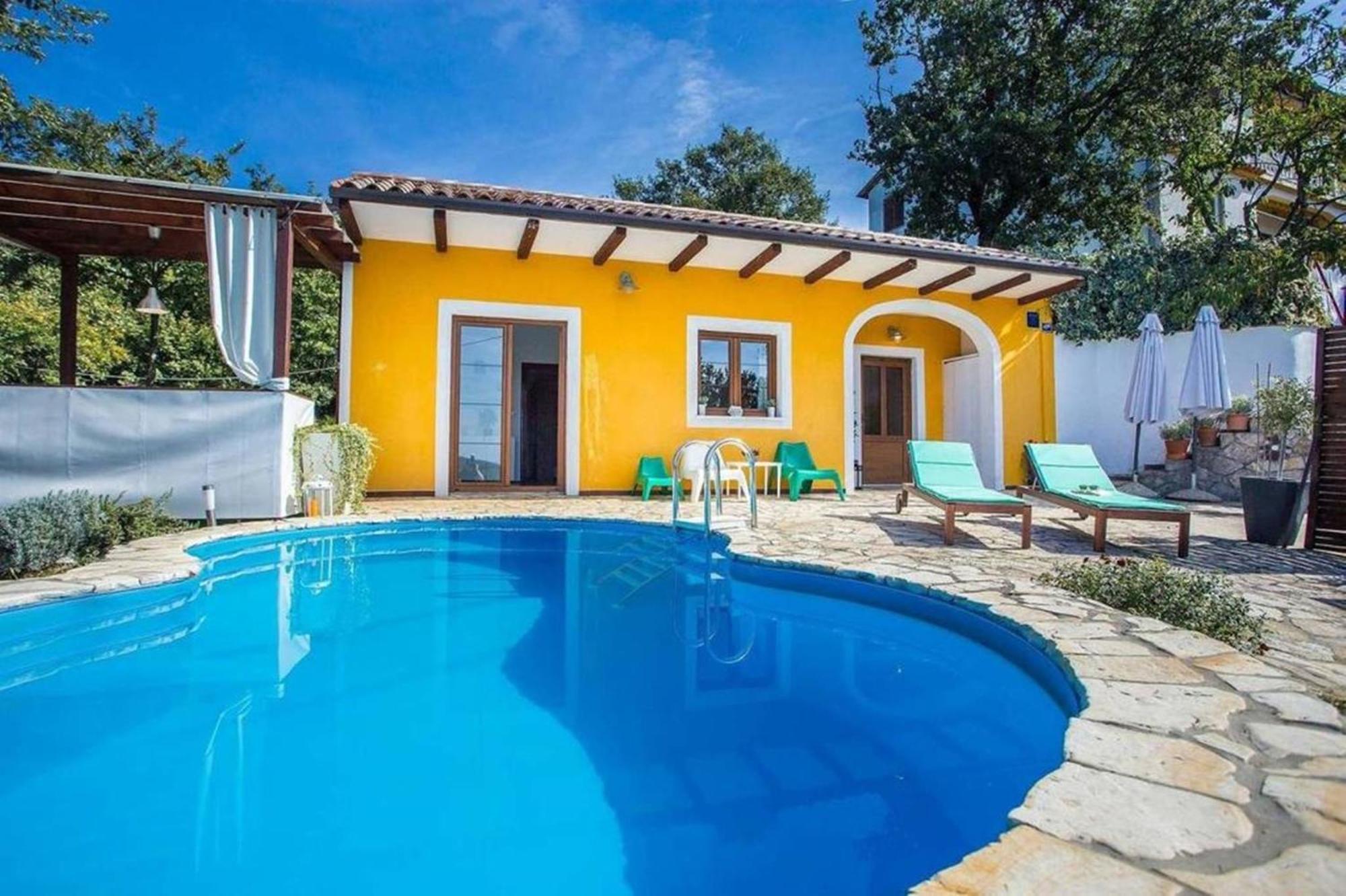 Holiday Home Deborah With Private Pool Labin  Exteriör bild